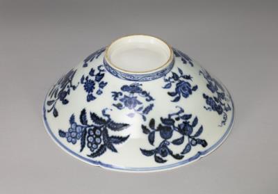 图片[3]-Lobe-rimmed bowl with floral design in underglaze blue, Ming dynasty, Xuande reign (1423-1435)-China Archive